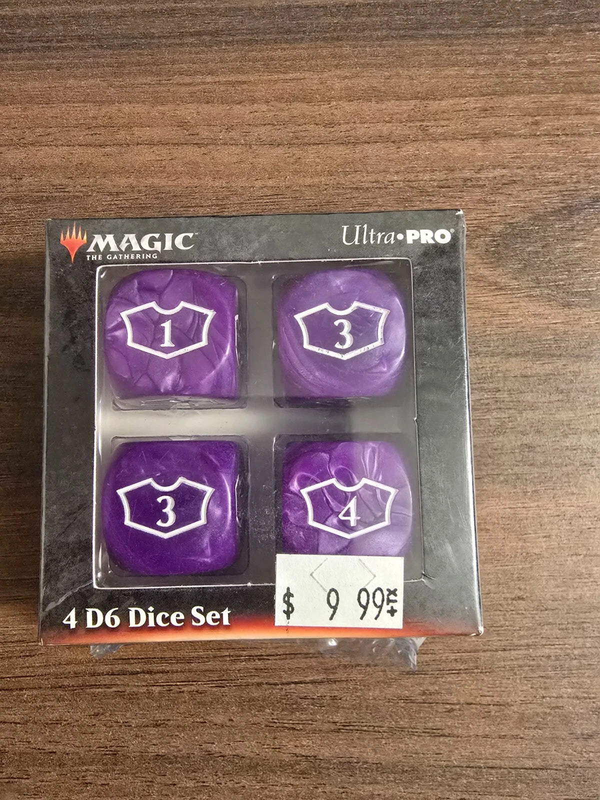 Magic: The Gathering Shimmery Loyalty D6 Dice Set